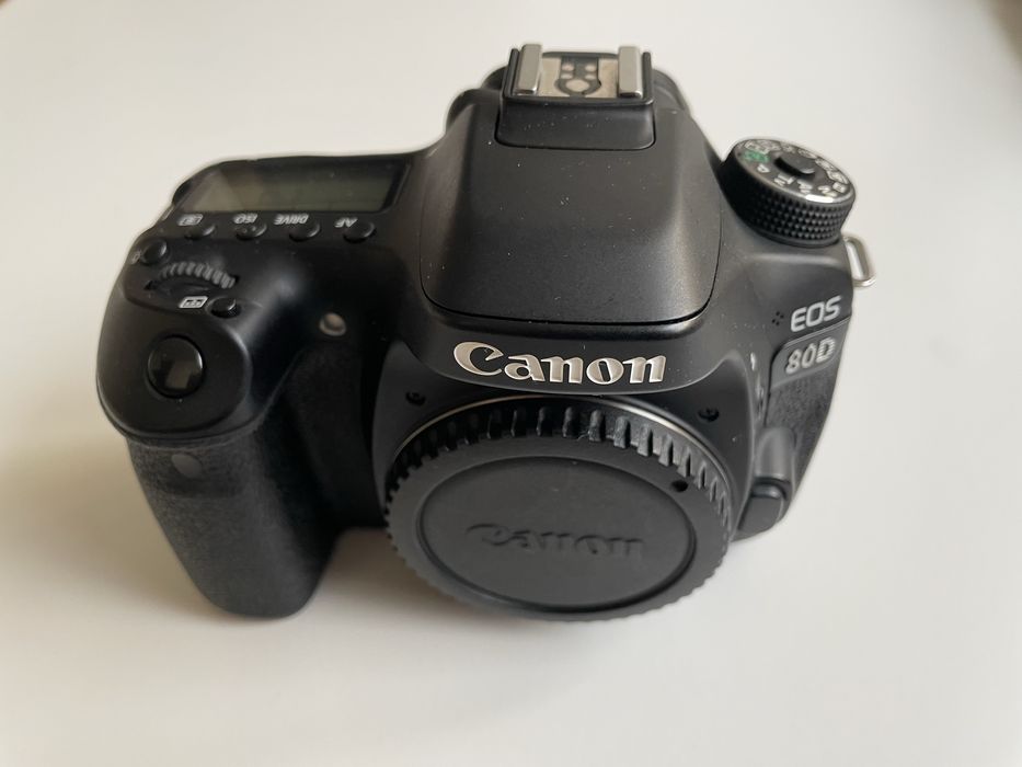 Canon EOS 80d com todos os acessórios