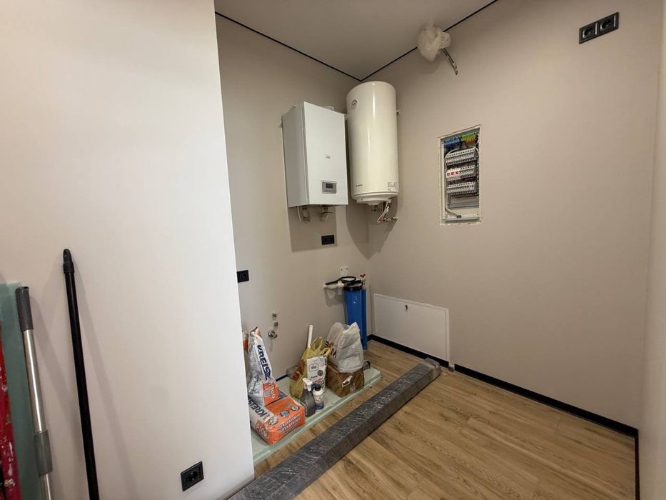 Сучасний будинок з ремонтом у Дмитрівці