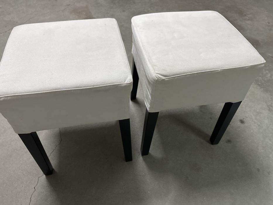 Dois bancos IKEA NILS. como novos