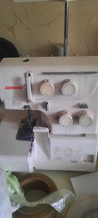 Швейна машинка .