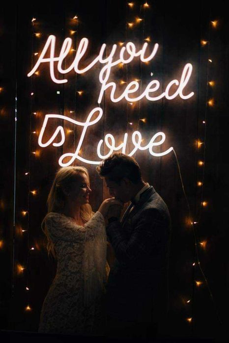 Ledon All you need is love, napis led, neon