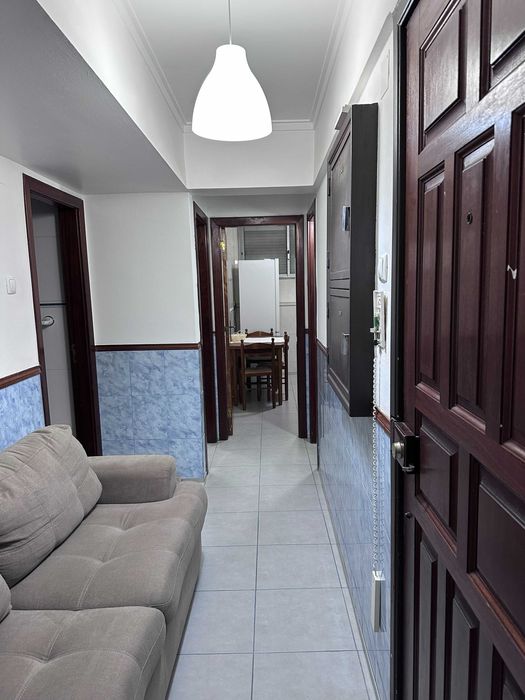 Quarto para alugar cacem , casal e solteiro