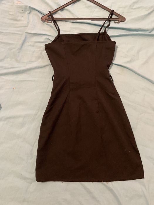 Vestido justo de alças