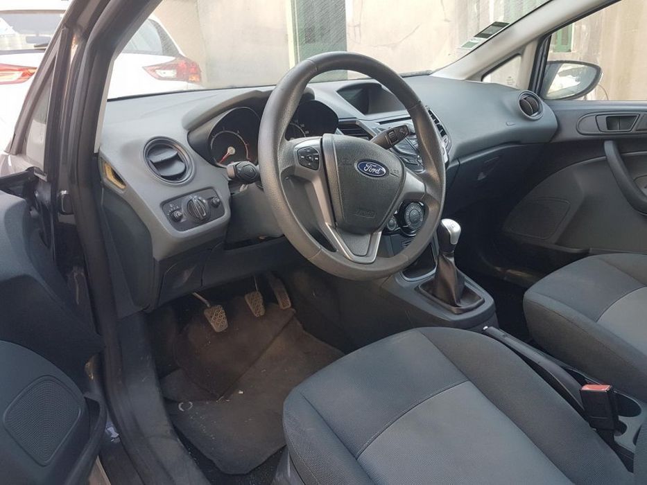 Ford Fiesta Van  2010 para peças