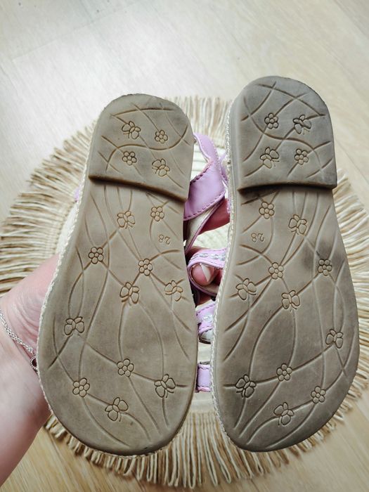 Sandałki dziecięce r.28 wkl.18