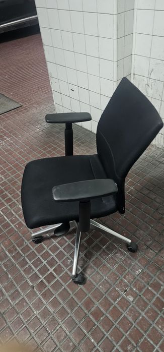 Cadeira de escritório com rodas 2ª mão