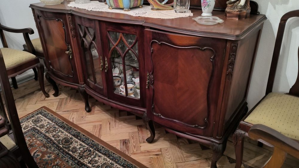 Móveis antigos para DIY / restauro