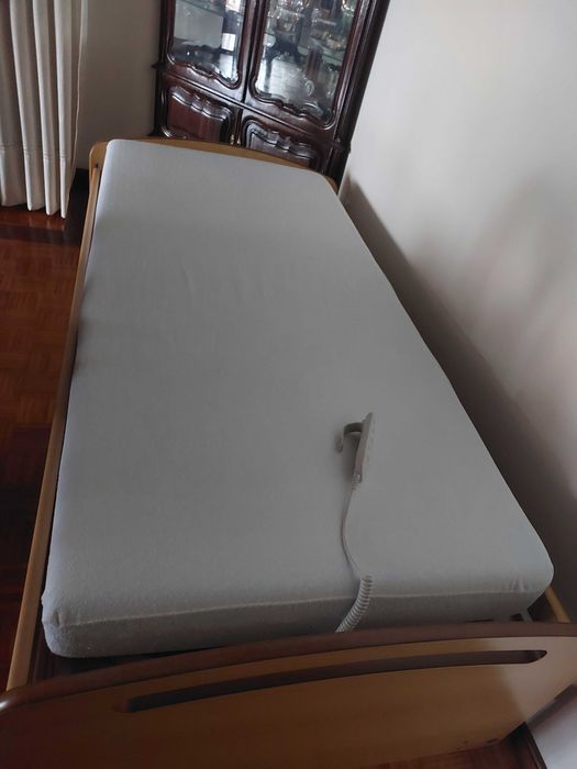Cama articulada nova