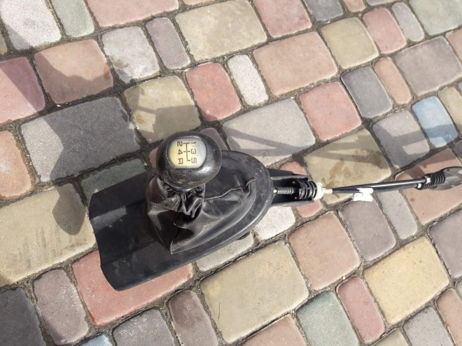 Кулісами з тросами для КПП Ford Focus