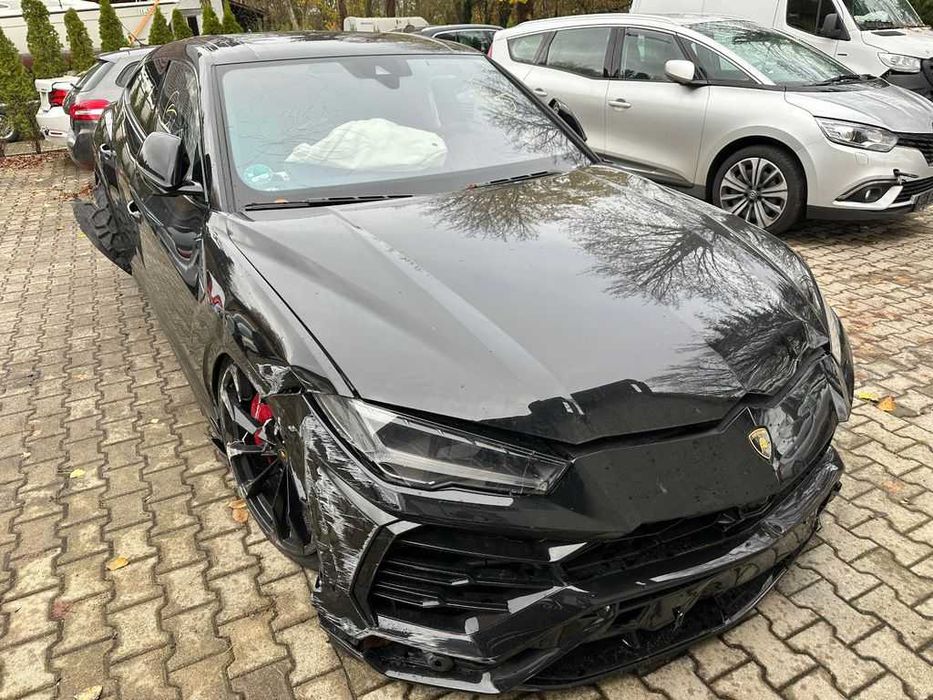 Бампер Lamborghini Urus розборка шрот