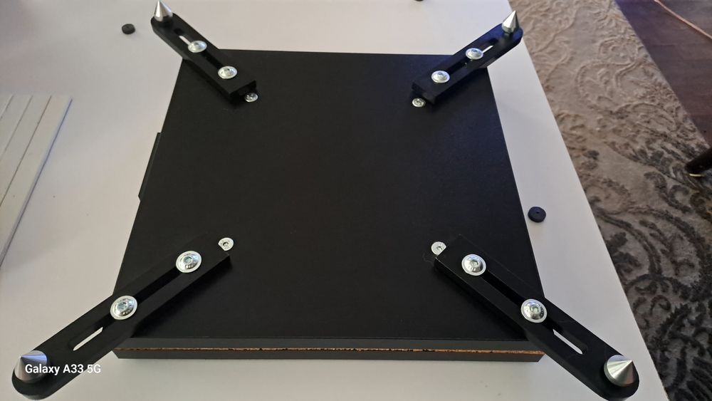 Platformy antywibracyjne  pod kolumny 2 szt