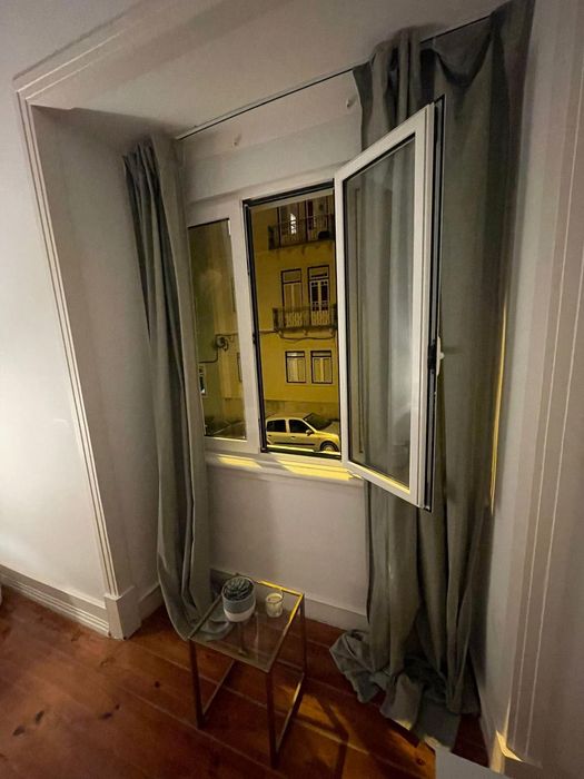 Quarto em Anjos / Lisboa