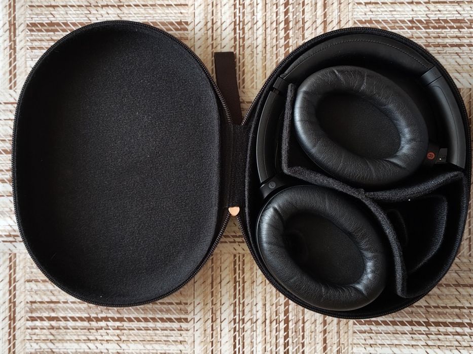 Бездротові навушники Sony WH-1000XM4 Black. Б/у, ідеальний стан