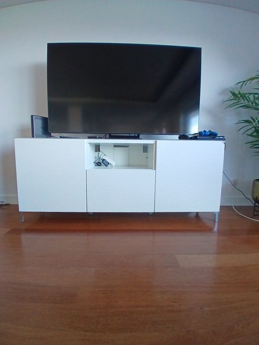 Movel Tv branco, tampo vidro