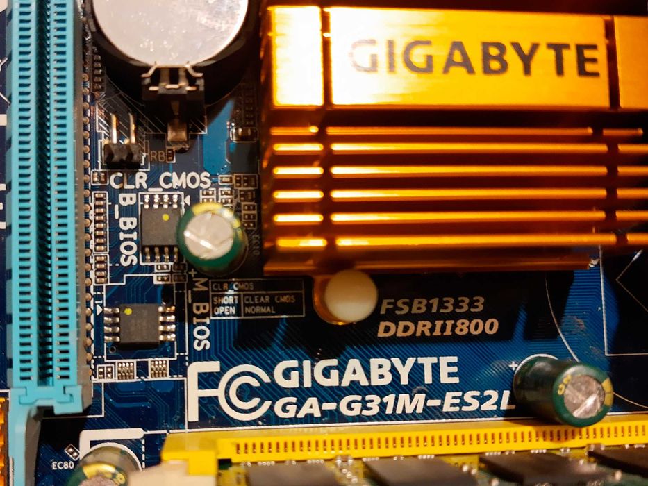 Gigabyte GA-G31M-ES2 + Pentium 2x 2,7GHz + 4GB RAM serwer NAS, TrueNAS