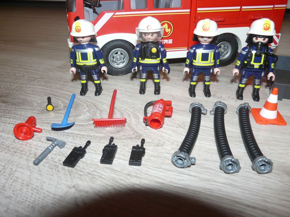 Playmobil wóz strażacki