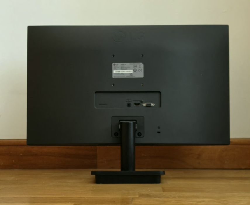 Monitor de computador LG, modelo 24MP400-B