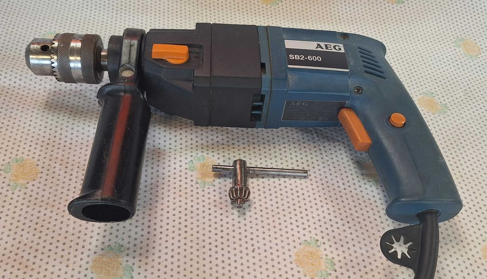 Berbequim Potente AEG