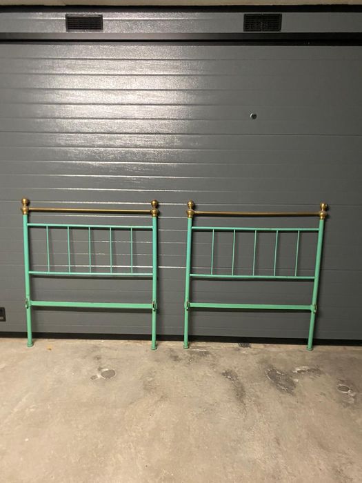 Cama de ferro antiga