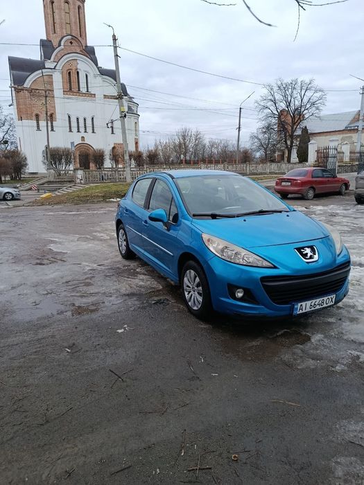 Автомобіль Peugeot 207 2012 рік