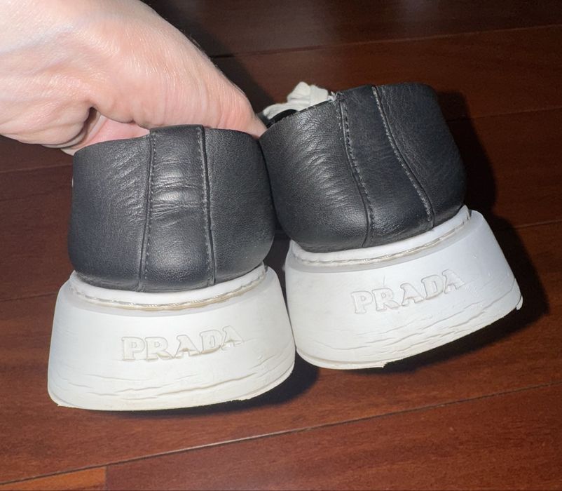 Кросівки Prada, р 37 оригінал, шкіра, б/у