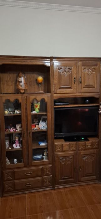 Bar com movel e 2 bancos