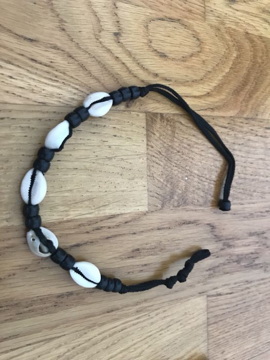 Colares de buzio e etnico