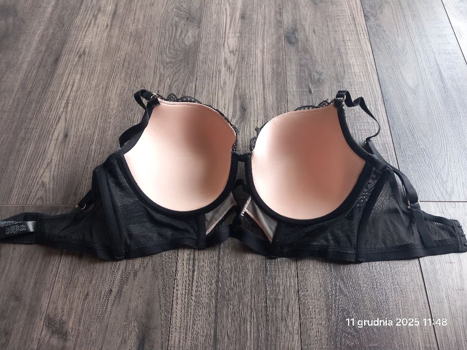 Stanik piękne koronkowe cętki 80E limited