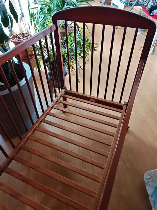 Berço para bebé / cama de criança 6-7 anos em madeira