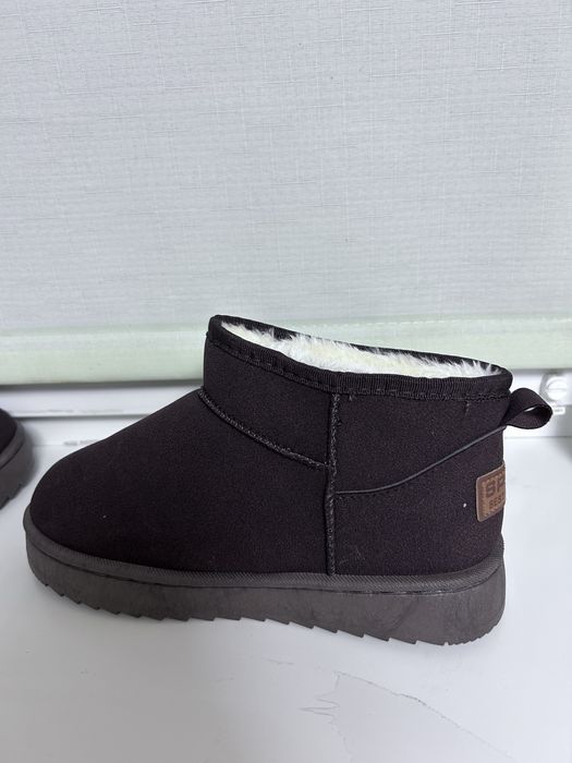 Нові жіночі уггі