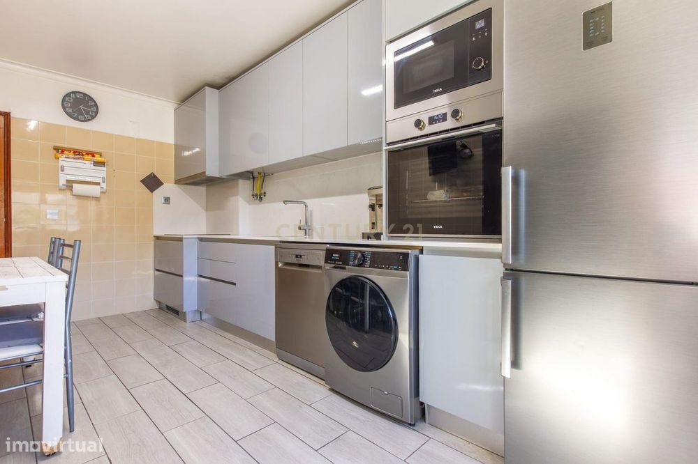 Apartamento T2 renovado — Baixa Da Banheira E Vale Da Amoreira, Setúbal