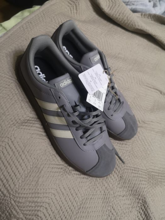 кросівки Adidas court base
