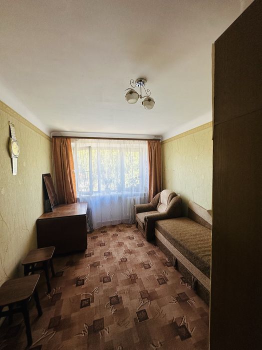 Продаж кімнати в гуртожитку