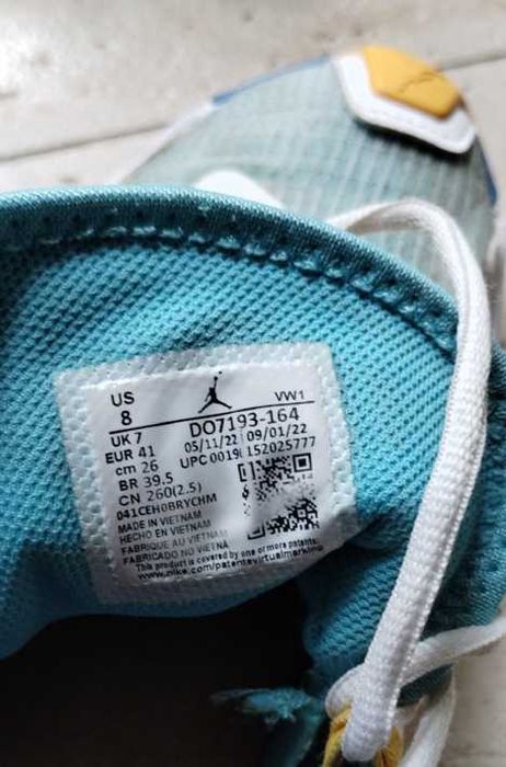 Buty Nike Air Jordan on take 4