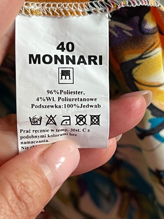 Jasna sukienka Monnari