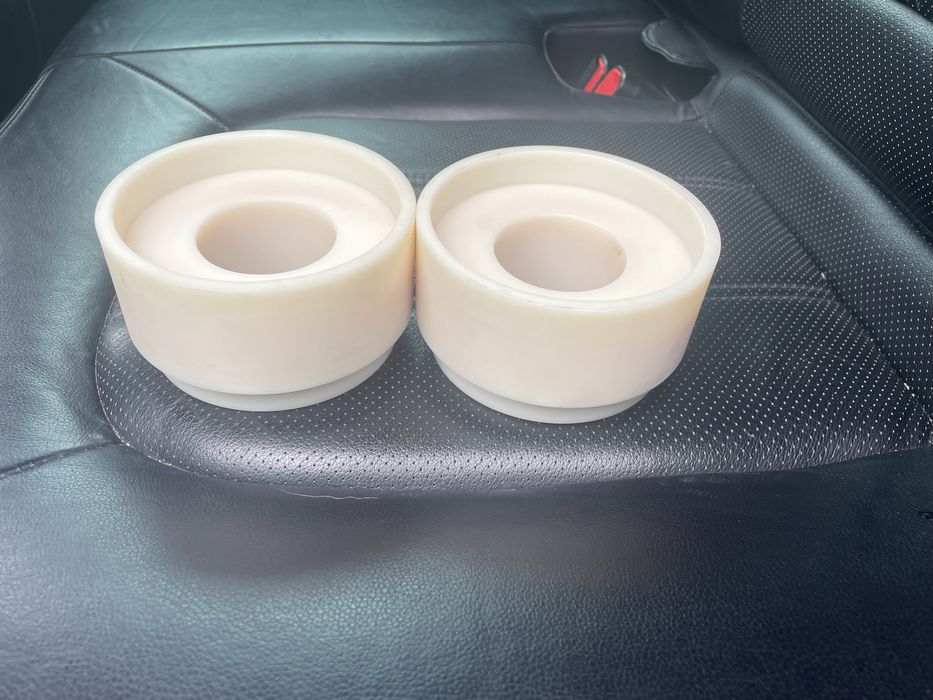 Tuleje / podkładki pod sprzężony Hyundai ix35 / Kia Sportage III