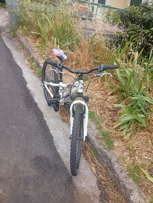 Vendo ou troco bicicleta rodar 24 em bom estado