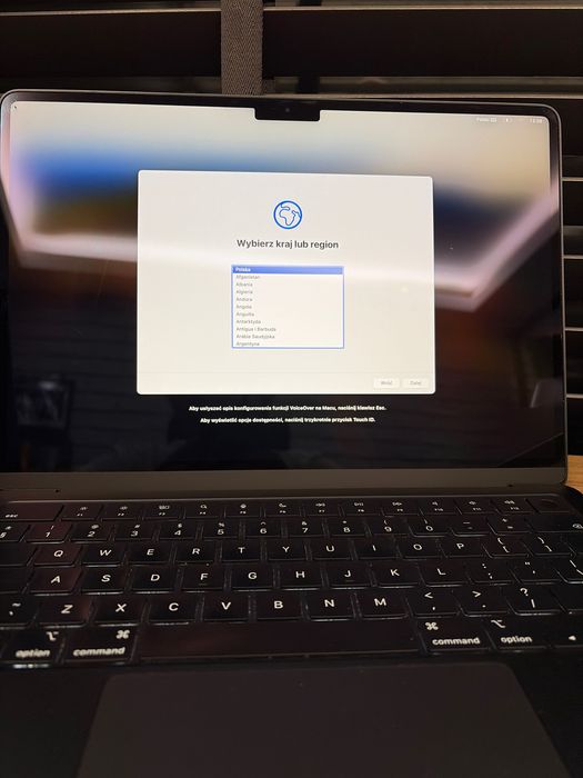 MacBook Air M2 24GB RAM / 245GB – Stan BDB, Bateria 85%