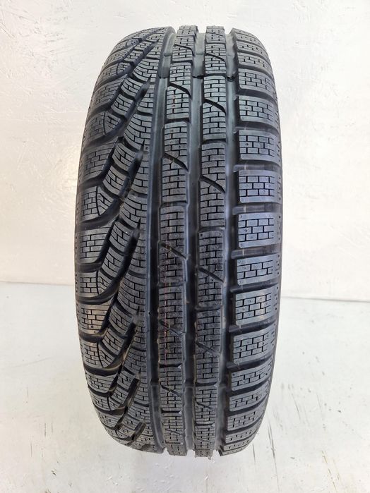 Opona Pirelli Winter 210 SottoZero Serie II 215/60r17 96H
