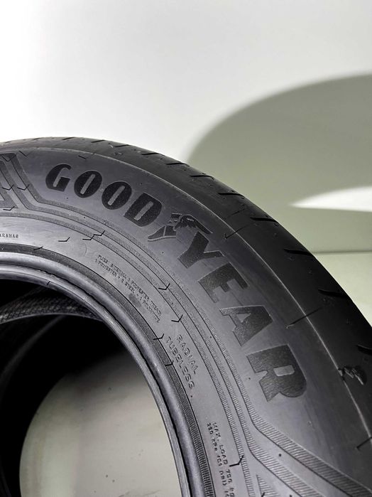 Pneus Goodyear Efficient Grip 2 - 215/65/16 - Como NOVOS