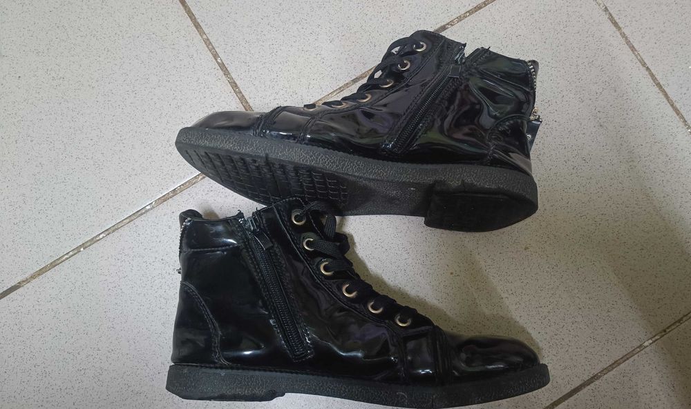 Черевики жіночі лакові