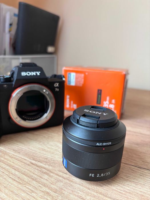 Об'єктив Sony FE 35 mm f/2.8 ZA Sonnar T*Carl Zeiss (SEL35F28Z.AE)