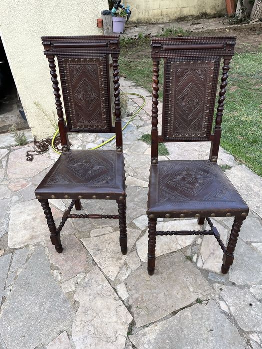 Quatro cadeiras em Pau Santo