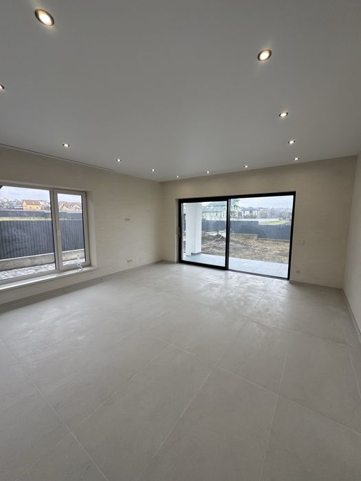 Новий будинок 155 м кв з ремонтом в закритому компоексі