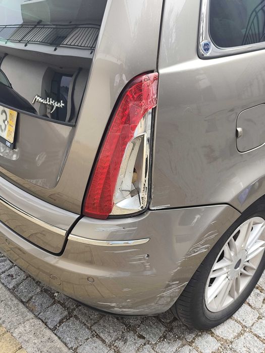 Carro Lancia musa caixa automática