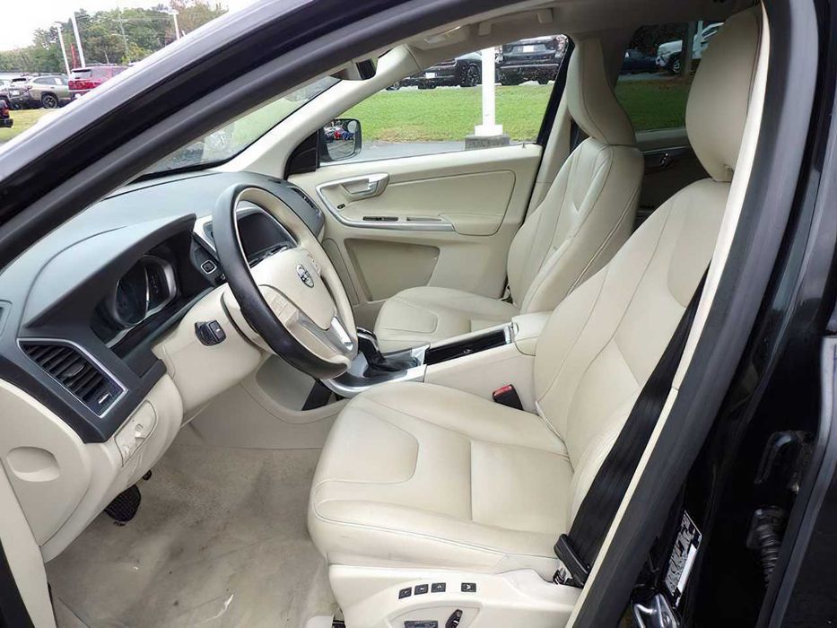 Volvo XC60 T5 Drive-E Premier      2016