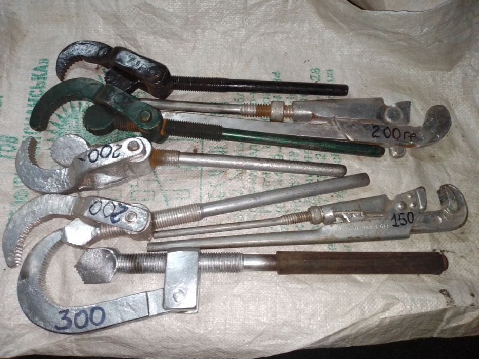 Ключ трубный разводной попковый .