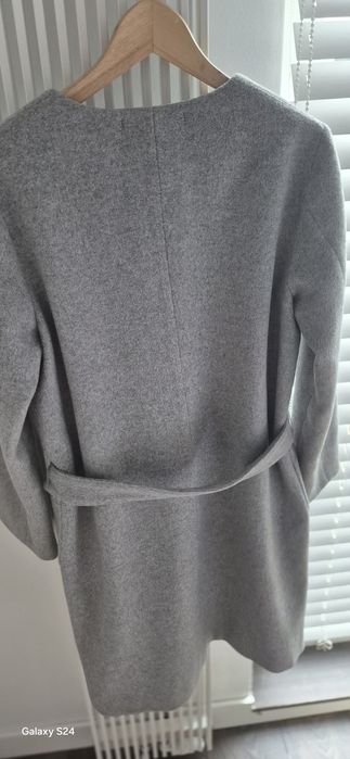 Szary płaszcz Tatuum