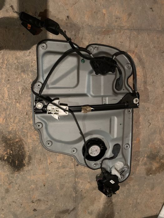 Podnosnik szyb VW TOURAN 1T0