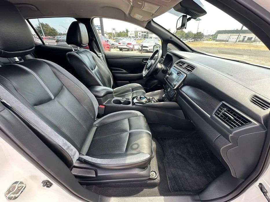 Nissan LEAF SL      2018